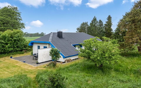 Ema - 5Km from the Sea: Hout, Huis, Veranda, Dek, Hardwood, Dak, Beits, Houten Vloer, Eco Hotel