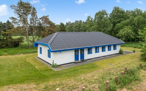 Ema - 5Km from the Sea: Hout, Huis, Veranda, Dek, Hardwood, Dak, Beits, Houten Vloer, Eco Hotel
