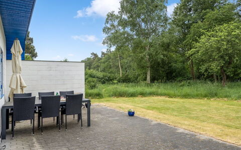 Ema - 5Km from the Sea: Hout, Huis, Veranda, Dek, Hardwood, Dak, Beits, Houten Vloer, Eco Hotel