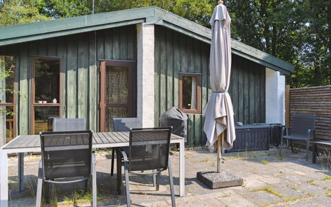 Matta - 800M from the Sea: Hout, Huis, Veranda, Dek, Hardwood, Dak, Beits, Houten Vloer, Eco Hotel