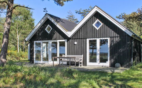 Hatem - 200M from the Sea: Hout, Huis, Veranda, Dek, Hardwood, Dak, Beits, Houten Vloer, Eco Hotel