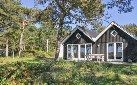 Hatem - 200M from the Sea: Hout, Huis, Veranda, Dek, Hardwood, Dak, Beits, Houten Vloer, Eco Hotel