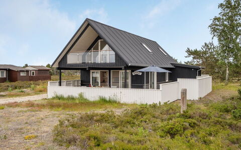 Alf - 200M from the Sea: Meubilair, Interieur Ontwerp, Flooring, Hout, Verdieping, Plafond, Houten Vloer, Stoel, Tafel, Verlichting