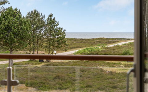 Alf - 200M from the Sea: Meubilair, Interieur Ontwerp, Flooring, Hout, Verdieping, Plafond, Houten Vloer, Stoel, Tafel, Verlichting
