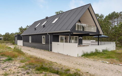 Alf - 200M from the Sea: Meubilair, Interieur Ontwerp, Flooring, Hout, Verdieping, Plafond, Houten Vloer, Stoel, Tafel, Verlichting