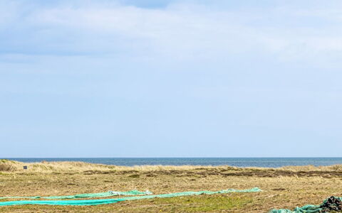 Thrineke - 200M from the Sea: Zwembad, Buitenmeubels, Meubilair, Toevlucht, Flagstone, Eco Hotel, Schaduw, Stoel, Vrije Tijd, Landgoed