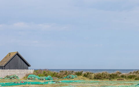 Thrineke - 200M from the Sea: Zwembad, Buitenmeubels, Meubilair, Toevlucht, Flagstone, Eco Hotel, Schaduw, Stoel, Vrije Tijd, Landgoed