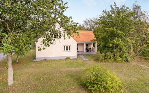 Hildegunn - 200M from the Sea: Hout, Huis, Veranda, Dek, Hardwood, Dak, Beits, Houten Vloer, Eco Hotel