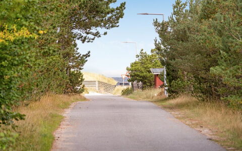 Hildegunn - 200M from the Sea: Hout, Huis, Veranda, Dek, Hardwood, Dak, Beits, Houten Vloer, Eco Hotel