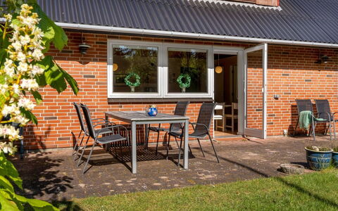 Ognen - 1.5Km from the Sea: Zwembad, Buitenmeubels, Meubilair, Toevlucht, Flagstone, Eco Hotel, Schaduw, Stoel, Vrije Tijd, Landgoed
