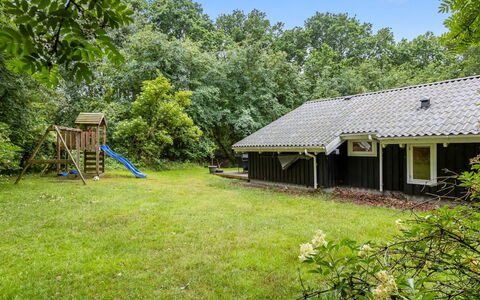 Lovis - 600M from the Sea: Boom, Huis, Verblijf, Dak, Huis, Landelijk Gebied, Land Lot, Tuin, Schaduw, Landgoed