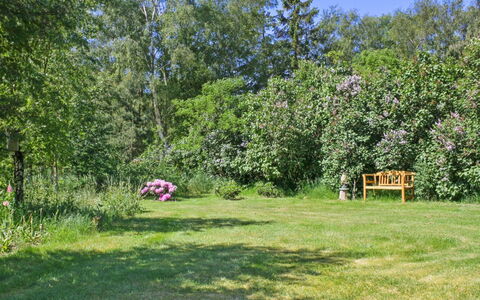 Hartvig - 800M from the Sea: Hout, Huis, Veranda, Dek, Hardwood, Dak, Beits, Houten Vloer, Eco Hotel