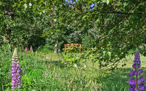 Hartvig - 800M from the Sea: Hout, Huis, Veranda, Dek, Hardwood, Dak, Beits, Houten Vloer, Eco Hotel