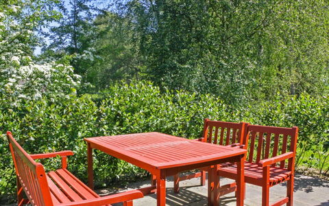 Hartvig - 800M from the Sea: Hout, Huis, Veranda, Dek, Hardwood, Dak, Beits, Houten Vloer, Eco Hotel