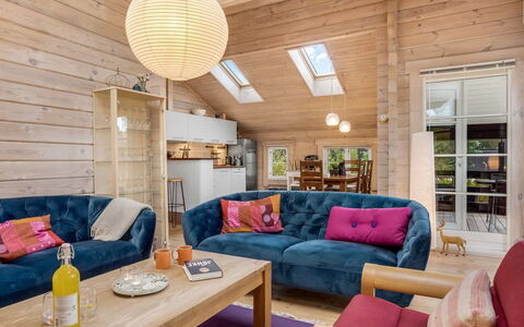 Tanas - 2Km from the Sea: Meubilair, Interieur Ontwerp, Flooring, Hout, Verdieping, Plafond, Kamer, Bankstel, Woonkamer, Huis