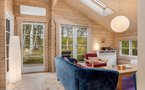 Tanas - 2Km from the Sea: Hout, Interieur Ontwerp, Plafond, Huis, Meubilair, Kamer, Verblijf, Woonkamer, Hardwood, Bankstel