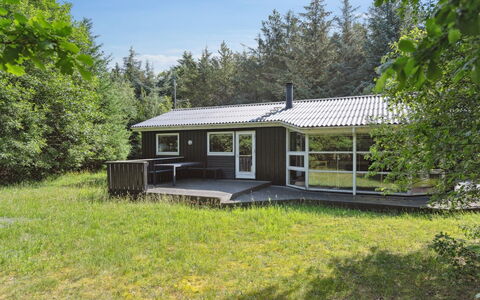 Gretelise - 2Km from the Sea: Woongebied, Dak, Voorstad, Oprit, Landgoed, Schoorsteen