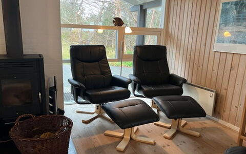 Eldmar - 500M from the Sea: Appartement, Schaduw, Balkon, Stoel, Hek, Buitenmeubels, Aluminium, Kunstgras