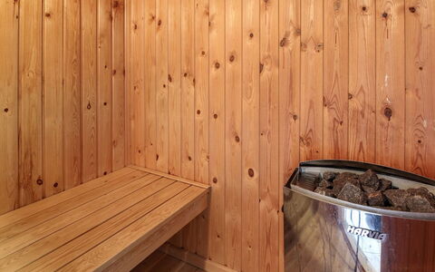Eldmar - 500M from the Sea: Hout, Sauna, Flooring, Verdieping, Beits, Hardwood, Plank, Natuurlijk Materiaal, Multiplex, Vernis