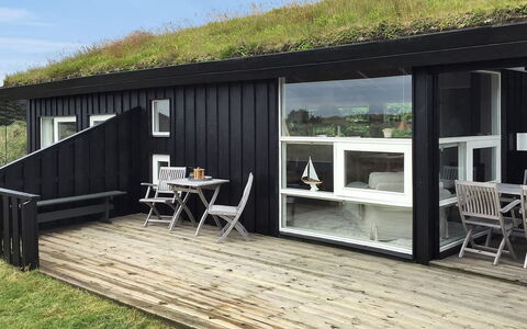 Gerulf - 600M from the Sea: Blauw, Struik, Verblijf, Groundcover, Tuin, Landgoed, Schaduw, Landscaping, Boerderij, Eco Hotel