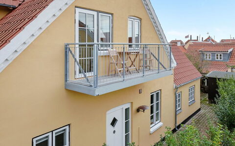 Liina - 200M from the Sea: Huis, Leuning, Balkon, Veranda, Baluster, Trap, Hek, Siding, Daylighting