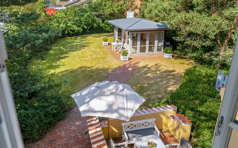 Amila - 425M from the Sea: Struik, Woongebied, Huis, Huis, Tuin, Landgoed, Verblijf, Werf, Landscaping