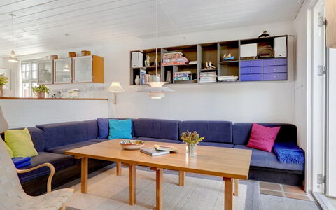 Amila - 425M from the Sea: Meubilair, Interieur Ontwerp, Bankstel, Flooring, Verdieping, Hout, Woonkamer, Kamer, Appartement, Tafel