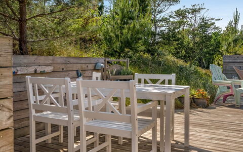 Thorkil - 800M from the Sea: Meubilair, Interieur Ontwerp, Flooring, Hout, Verdieping, Plafond, Houten Vloer, Stoel, Tafel, Verlichting