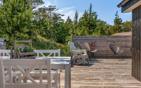 Thorkil - 800M from the Sea: Meubilair, Interieur Ontwerp, Flooring, Hout, Verdieping, Plafond, Houten Vloer, Stoel, Tafel, Verlichting