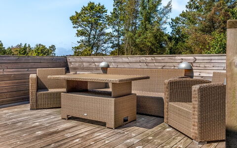 Thorkil - 800M from the Sea: Meubilair, Interieur Ontwerp, Flooring, Hout, Verdieping, Plafond, Houten Vloer, Stoel, Tafel, Verlichting