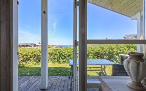 Terttu - 300M from the Sea: Hout, Veranda, Verdieping, Deur, Flooring, Huis, Plafond, Hardwood, Samengesteld Materiaal, Dek