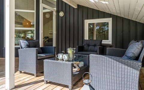 Vilmar - 1.2Km from the Sea: Meubilair, Interieur Ontwerp, Flooring, Hout, Verdieping, Plafond, Houten Vloer, Stoel, Tafel, Verlichting