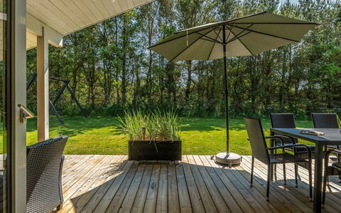 Vilmar - 1.2Km from the Sea: Meubilair, Interieur Ontwerp, Flooring, Hout, Verdieping, Plafond, Houten Vloer, Stoel, Tafel, Verlichting