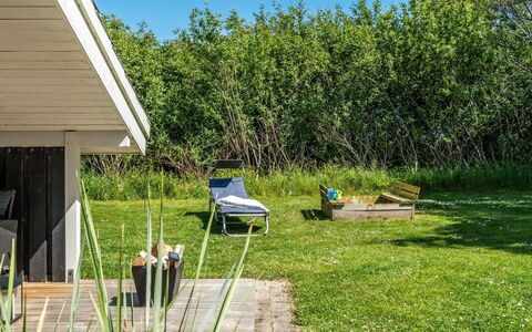 Vilmar - 1.2Km from the Sea: Meubilair, Interieur Ontwerp, Flooring, Hout, Verdieping, Plafond, Houten Vloer, Stoel, Tafel, Verlichting