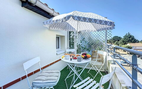 Pornic 200: Meubilair, Buitenmeubels, Stoel, Buitentafel, Schaduw, Balkon, Klapstoel, Patio, Koffietafel, Paraplu