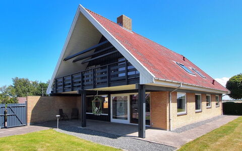Spase - 250M to the Fjord: Dak, Huis, Huis, Verblijf, Siding, Landgoed, Oprit, Garden Gebouwen, Werf, Schuur