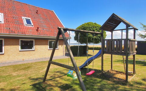 Spase - 250M to the Fjord: Dak, Huis, Huis, Verblijf, Siding, Landgoed, Oprit, Garden Gebouwen, Werf, Schuur