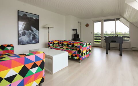 Spase - 250M to the Fjord: Interieur Ontwerp, Flooring, Meubilair, Verdieping, Hout, Plafond, Kamer, Woonkamer, Verlichting, Huis