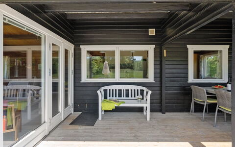 Tuba - 600M from the Sea: Hout, Huis, Veranda, Dek, Hardwood, Dak, Beits, Houten Vloer, Eco Hotel