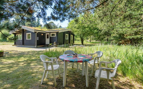 Tuba - 600M from the Sea: Hout, Huis, Veranda, Dek, Hardwood, Dak, Beits, Houten Vloer, Eco Hotel