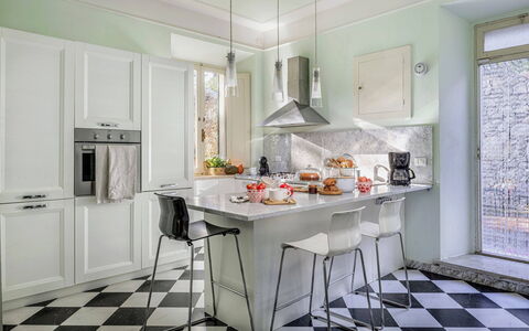 Villa Staggia: Keuken, Meubilair, Interieur Ontwerp, Flooring, Countertop, Toestel Van De Keuken, Verdieping, Major Appliance, Cabinetry, Plafond