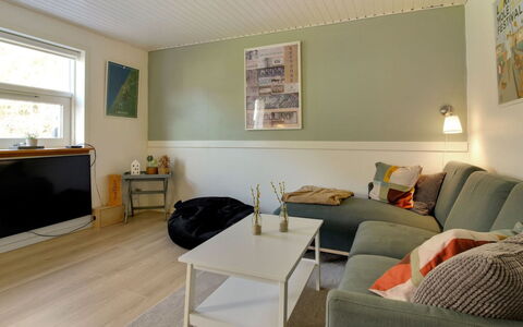 Oddi - 900M from the Sea: Hout, Huis, Veranda, Dek, Hardwood, Dak, Beits, Houten Vloer, Eco Hotel