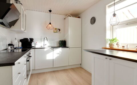 Oddi - 900M from the Sea: Hout, Huis, Veranda, Dek, Hardwood, Dak, Beits, Houten Vloer, Eco Hotel