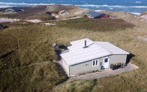 Adi - 75M from the Sea: Dak, Huis, Huis, Verblijf, Land Lot, Landelijk Gebied, Helling, Siding, Garden Gebouwen