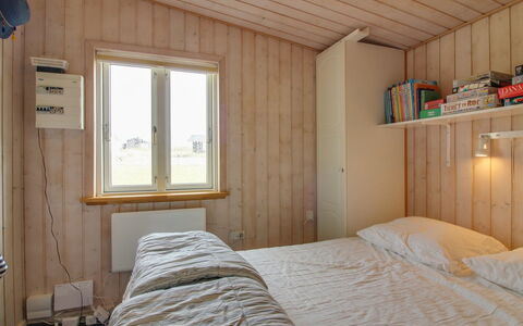 Adi - 75M from the Sea: Meubilair, Interieur Ontwerp, Stoel, Flooring, Tafel, Toevlucht, Verdieping, Plafond, Kamer, Eco Hotel