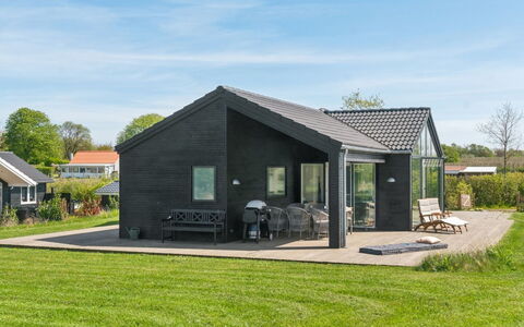 Gregor - 300M from the Sea: Appartement, Schaduw, Balkon, Stoel, Hek, Buitenmeubels, Aluminium, Kunstgras