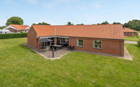 Fengur - 330M from the Sea: Verblijf, Huis, Huis, Dak, Veranda, Landgoed, Siding, Garden Gebouwen, Boerderij, Werf