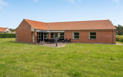 Fengur - 330M from the Sea: Verblijf, Huis, Huis, Dak, Veranda, Landgoed, Siding, Garden Gebouwen, Boerderij, Werf