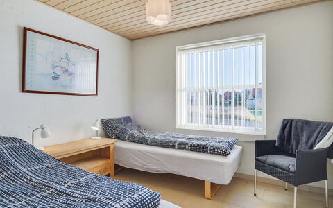 Fengur - 330M from the Sea: Verdieping, Muur, Interieur Ontwerp, Meubilair, Flooring, Hout, Slaapkamer, Plafond, Bed, Kamer