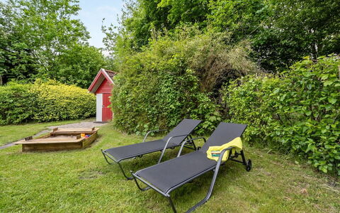 Corinna - 28Km from the Sea: Meubilair, Interieur Ontwerp, Stoel, Flooring, Tafel, Toevlucht, Verdieping, Plafond, Kamer, Eco Hotel